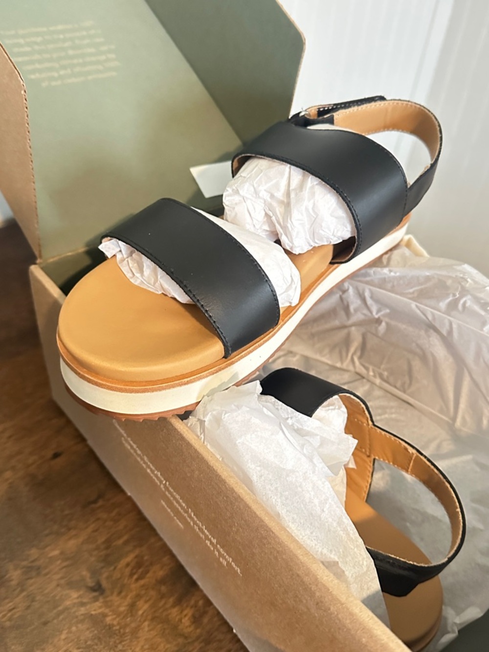 NIB NISOLO flatform Platform Sandals Size 8